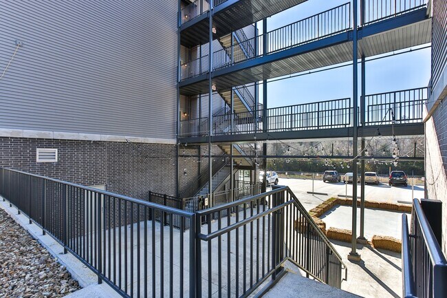 Building Photo - 3938 S Lone Pine Ave