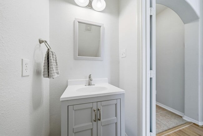 Building Photo - 9207 Hidden Ct