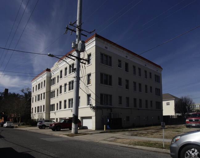 Building Photo - 3701 Canal St