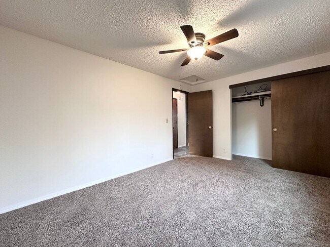 Building Photo - 39910 McCormick Dr