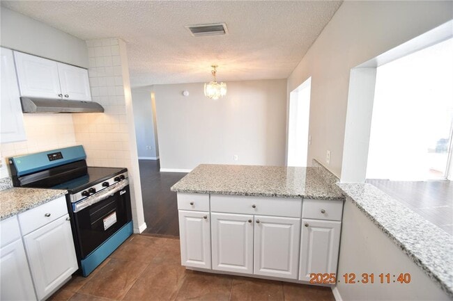 Building Photo - 1134 SE 2nd St