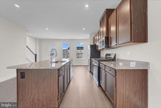 Building Photo - 66 SPYGLASS HILL Dr