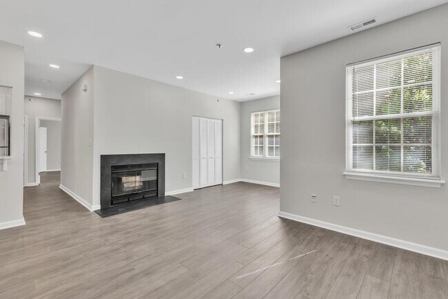 Building Photo - 606 Rolling Hill Walk