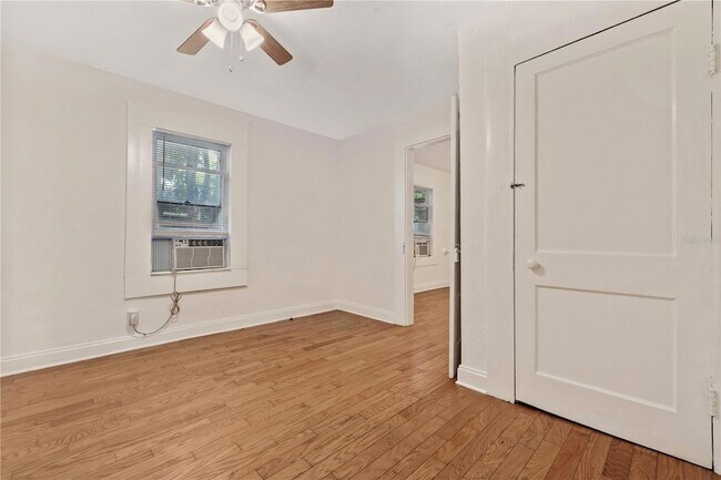 Building Photo - 6703 N Elizabeth St