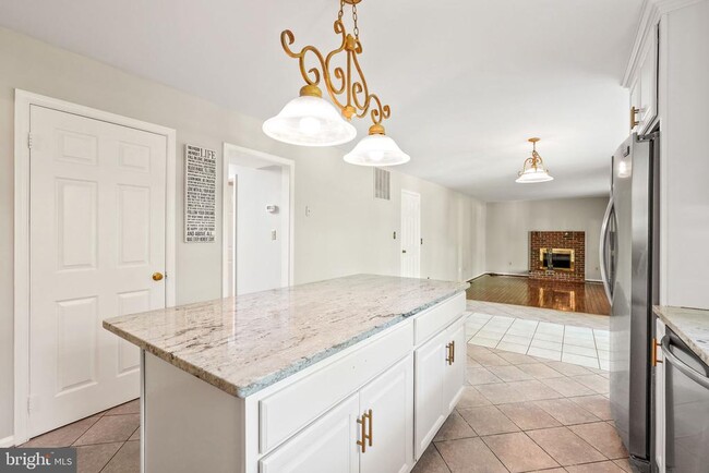 Building Photo - 10 Apple Blossom Ct