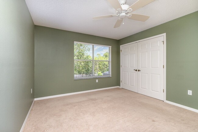 Building Photo - 3236 Helmsdale Ct
