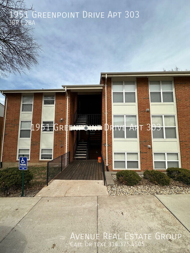 Building Photo - Bright 3-Bed Condo with Modern Updates & P...