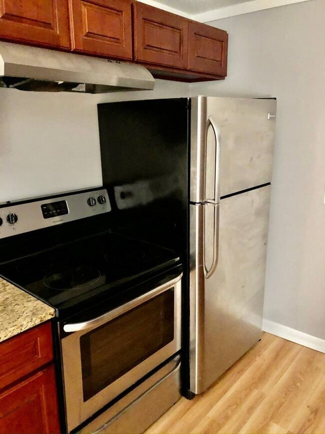 Building Photo - 418 N Darlington St