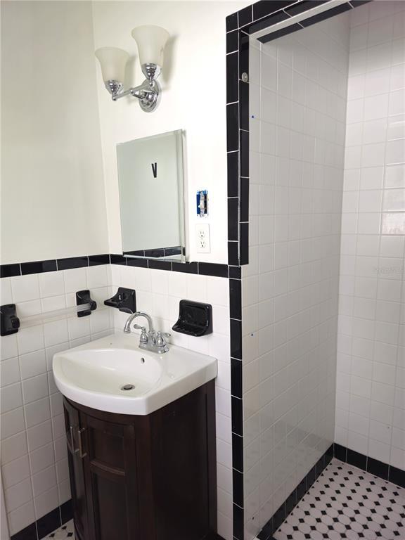 Building Photo - 1369 Whitacre Dr