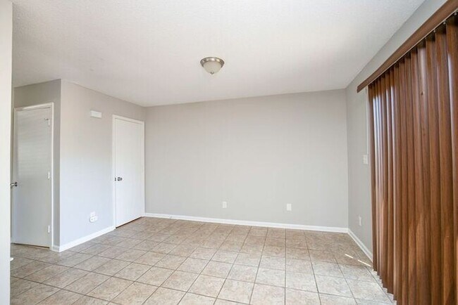 Building Photo - 9309 Sprinkle Ln