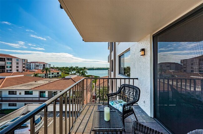 Building Photo - 6295 Bahia Del Mar Cir