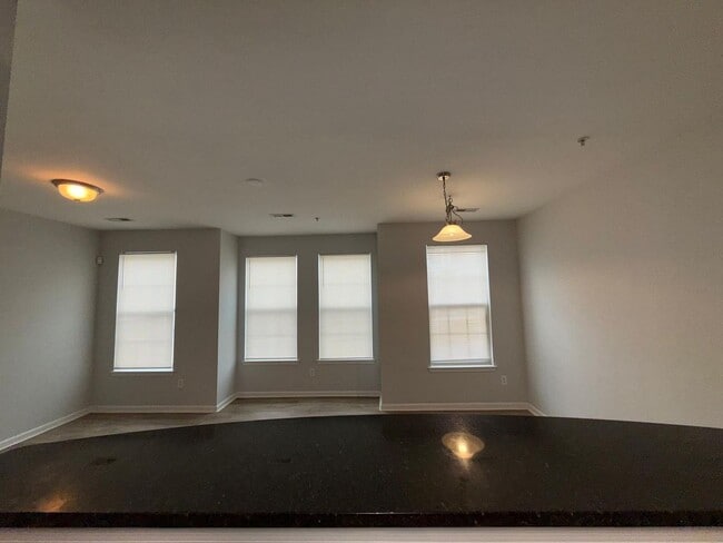 Building Photo - 7b Iron Works Way