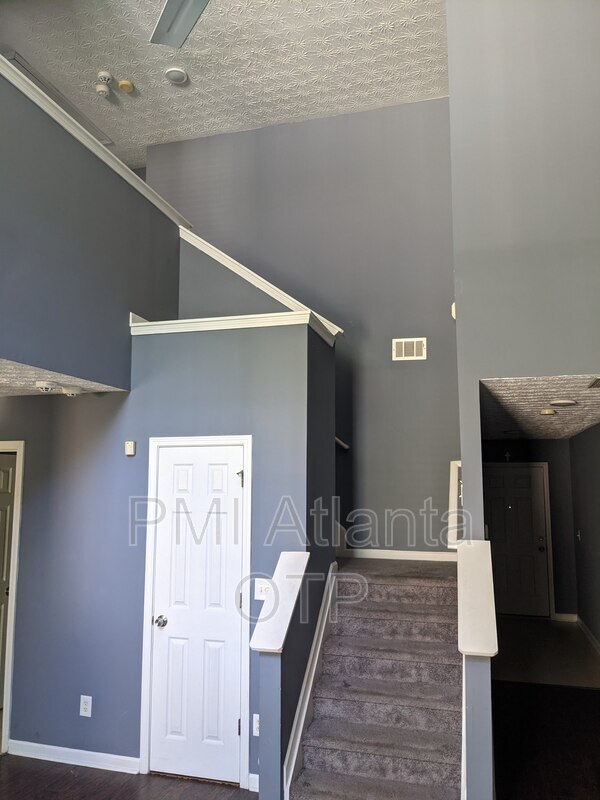 Building Photo - 2150 Lenox Ave