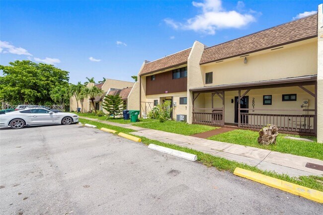 Building Photo - 28015 SW 143rd Ct