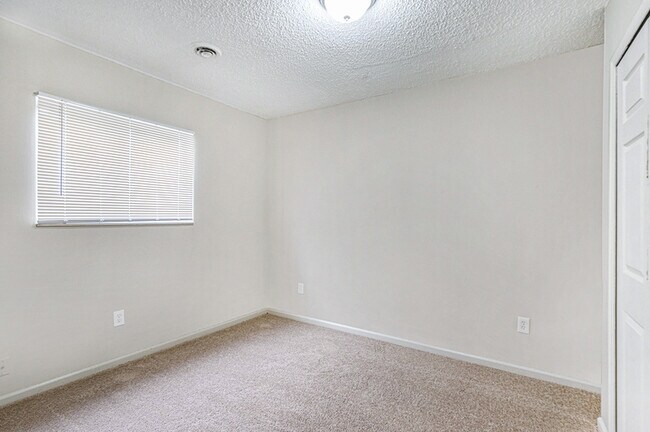 Building Photo - 4299 N Belsay Rd