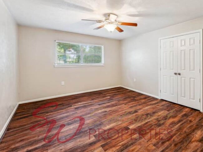 Building Photo - 3 Bed / 2 Bath House Steps from TSU Memorial Stadium — Perfect for Roommates!