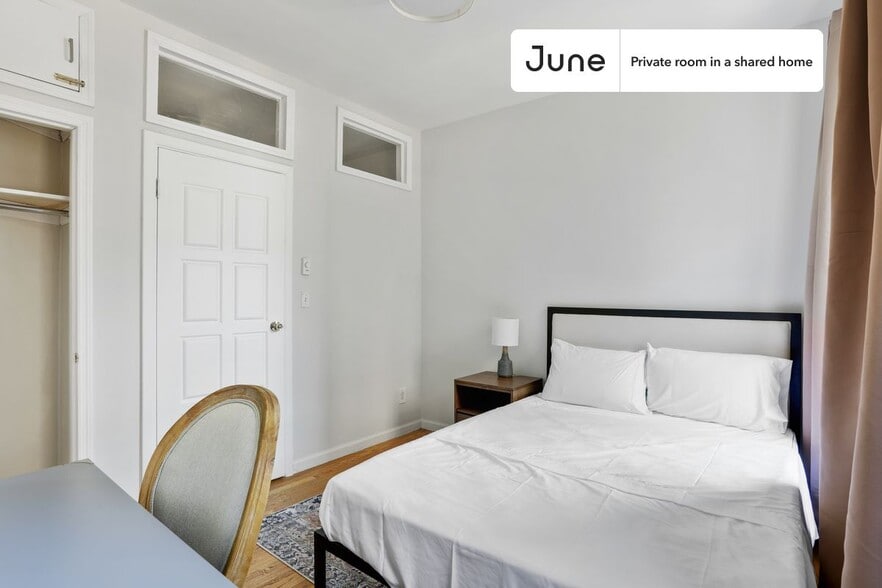 Building Photo - Room in Shared 3 bed/1 bath home