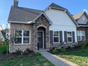 Building Photo - 238 Cloverbrook Way