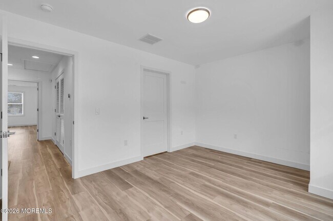 Building Photo - 45 Borden Ave