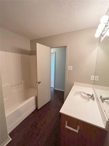 Building Photo - 725 Kingston Dr