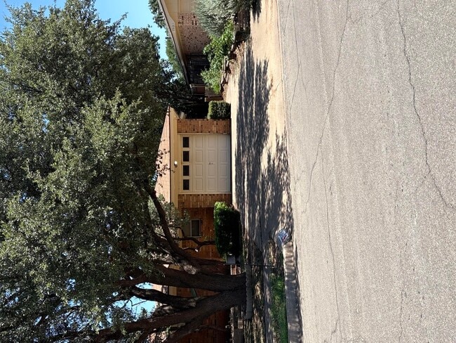 Primary Photo - 7511 Avenue W