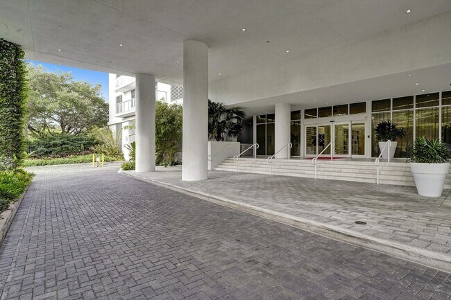 Building Photo - 4250 Biscayne Blvd