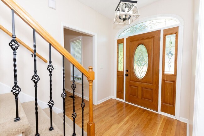 Building Photo - MOVE-IN READY