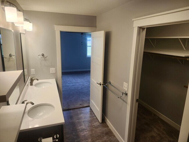 Building Photo - 1581 Keanan Ln
