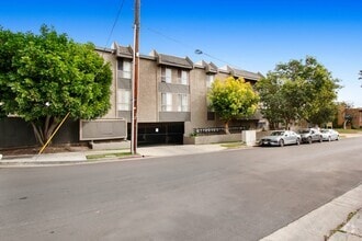 Building Photo - 10795 Woodbine