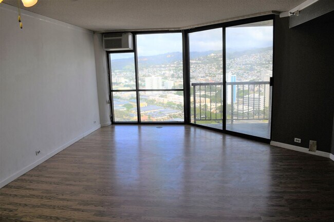 Building Photo - Honolulu Tower 2br/1ba/1pkg in Downtown Ho...
