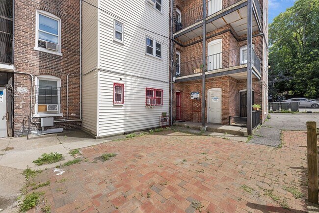 Building Photo - 56 Park Vale Ave