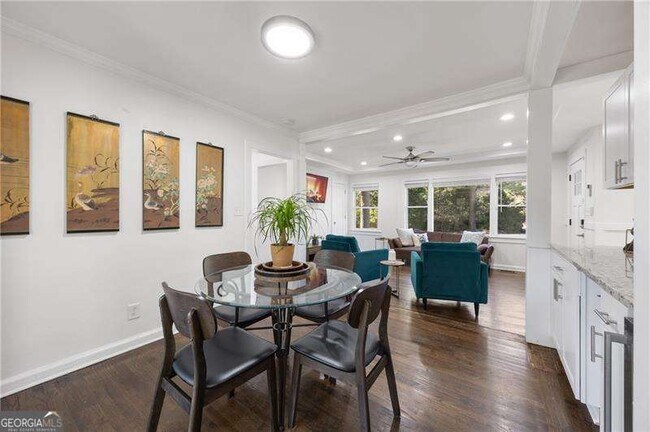 Building Photo - 1290 Glen Forest Way