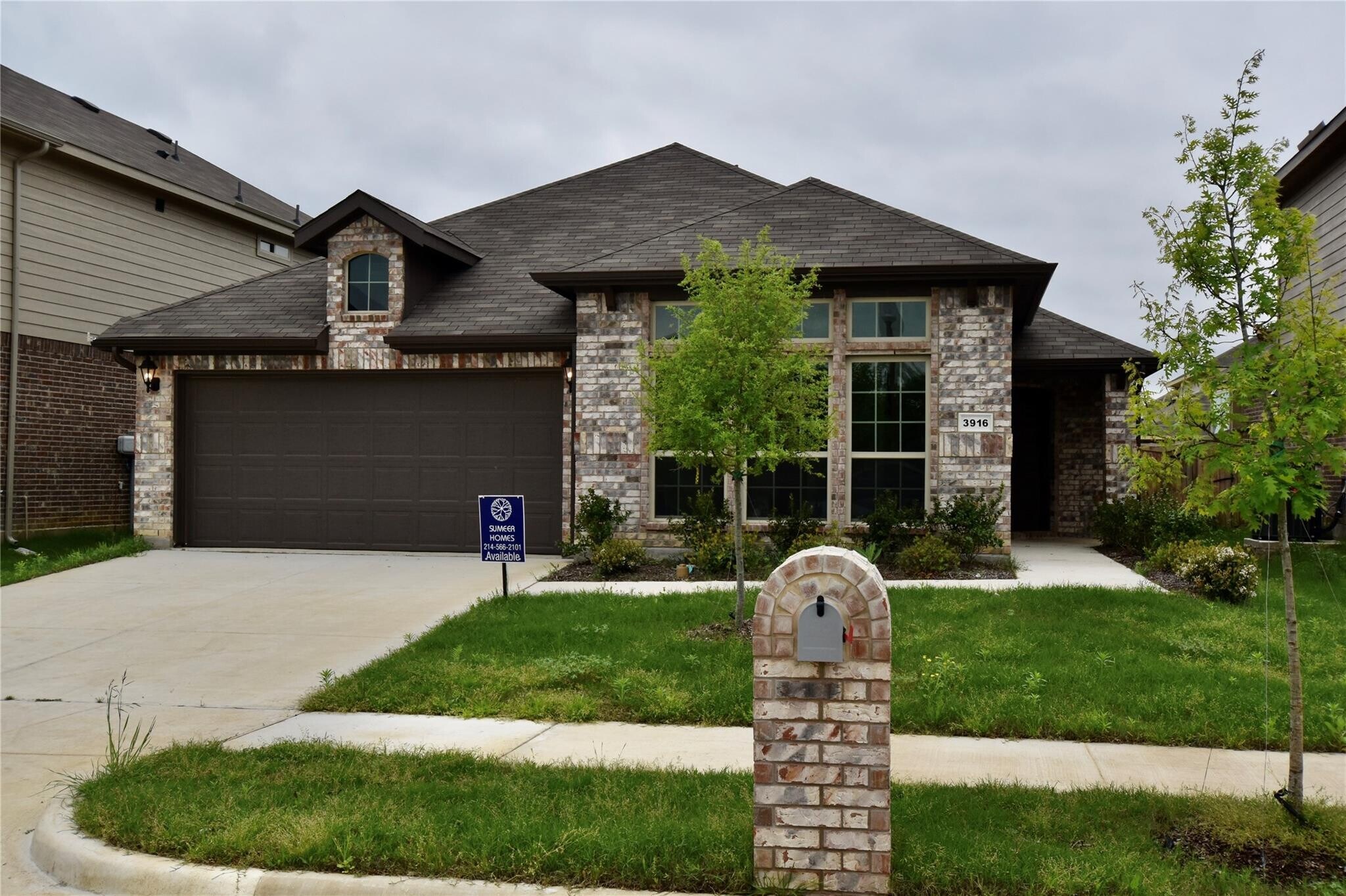 Building Photo - 3916 Trenton Pl