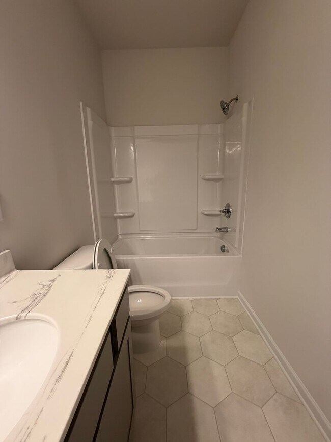 Building Photo - Brand New 4/3.5 House in West Rome- $2,195