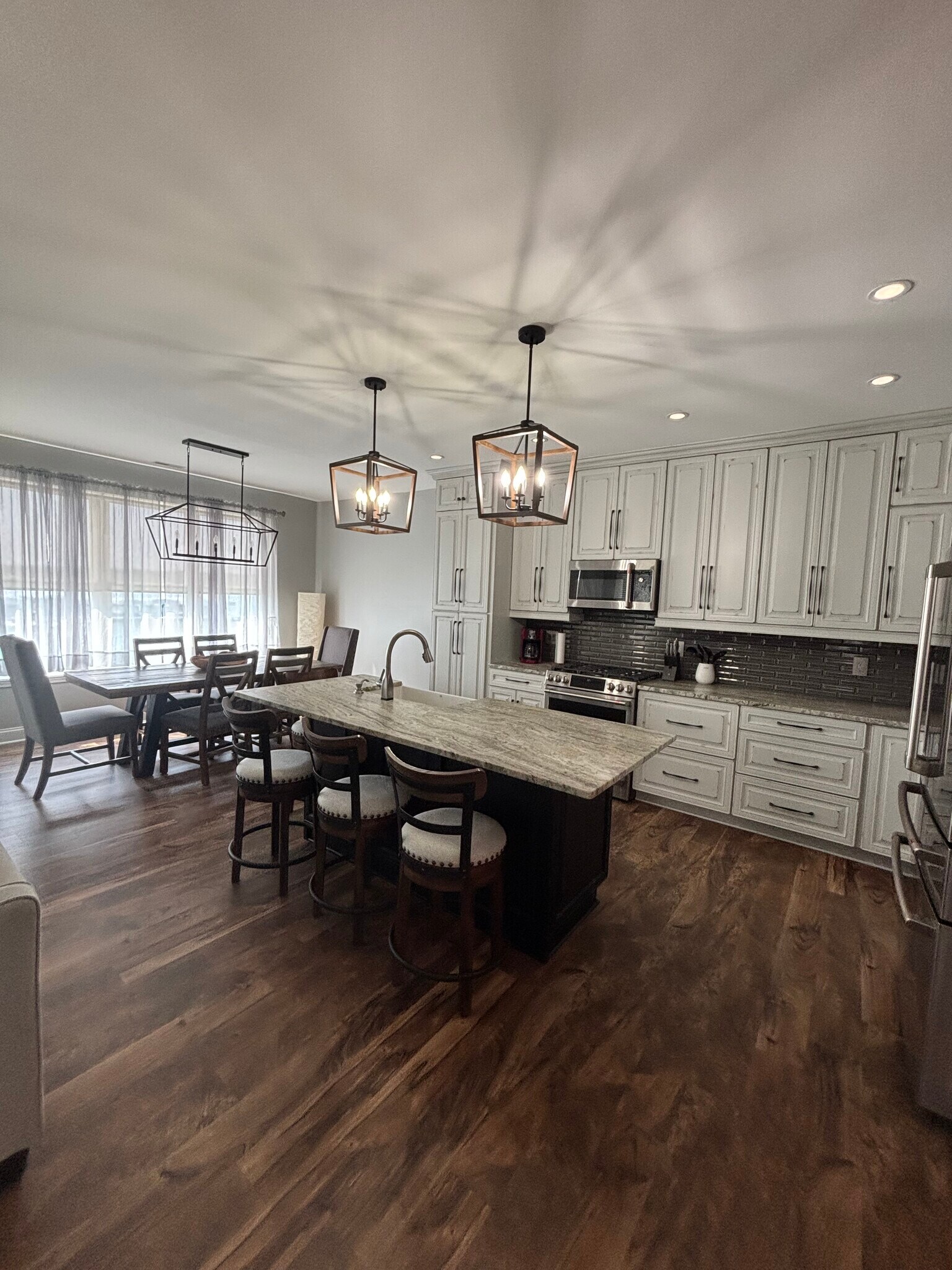 Building Photo - 13242 Lake Shore Dr