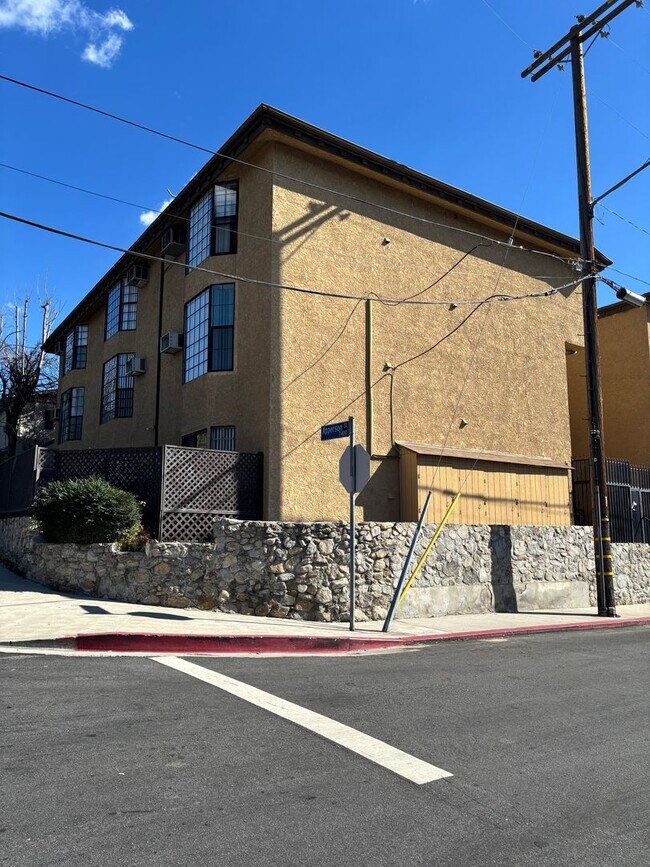Building Photo - Spacious 1-Bed Apartments in Gated Tujunga Community