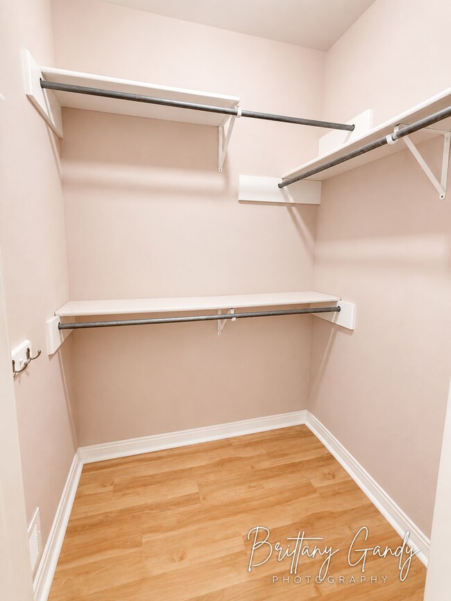 Building Photo - 6037 Braeburn Ct