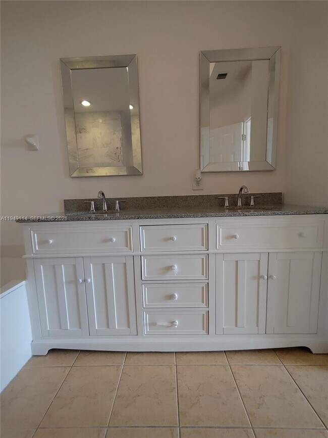 Building Photo - 8546 SW 165th Pl