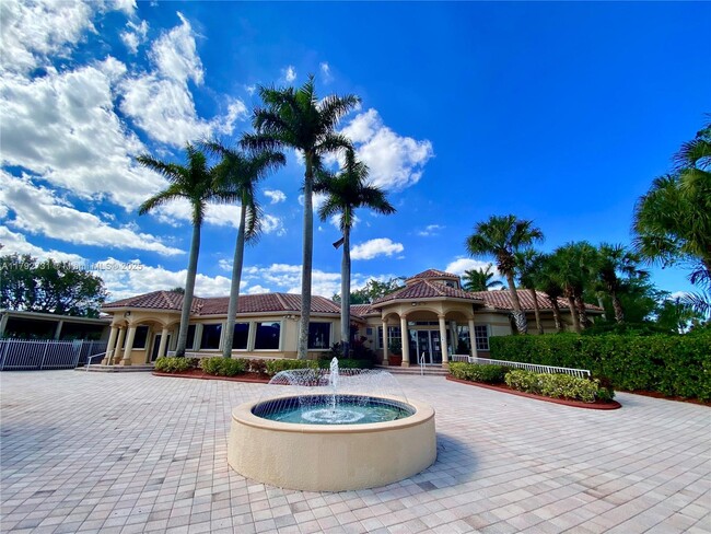 Building Photo - 895 NW 170th Terrace