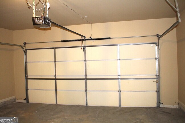 Building Photo - 3328 Castleberry Village Cir