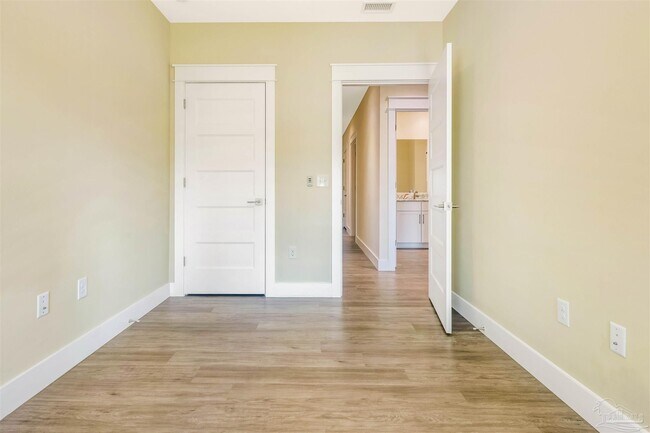 Building Photo - 340 Bluefish Dr