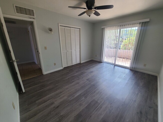 Building Photo - 2831 N Estrella Ave