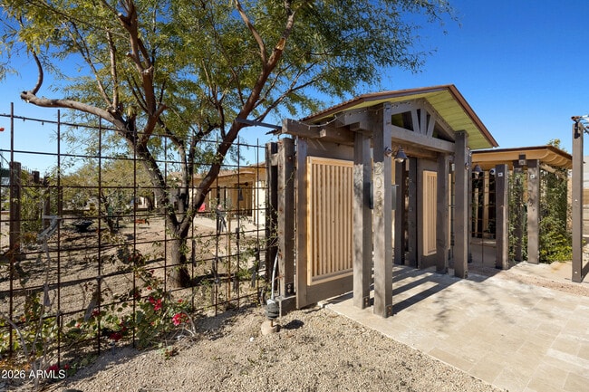 Building Photo - 2032 E La Jolla Dr