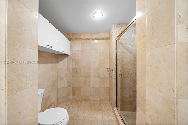 Building Photo - 4775 Collins Ave