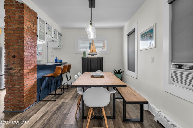 Building Photo - 1208 Bond St