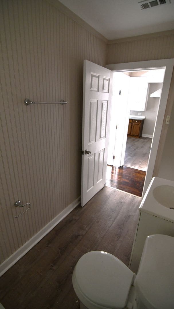 Building Photo - Housing Authority Vouchers Accepted !! 2-bedroom, 1-bathroom DUPLEX located in Mid City North, Ba...