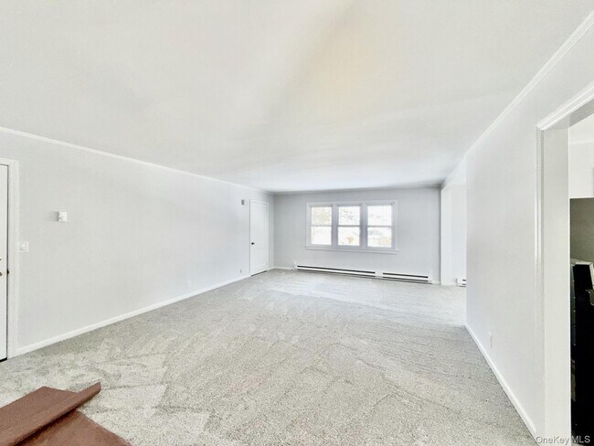 Building Photo - 375 NY-292