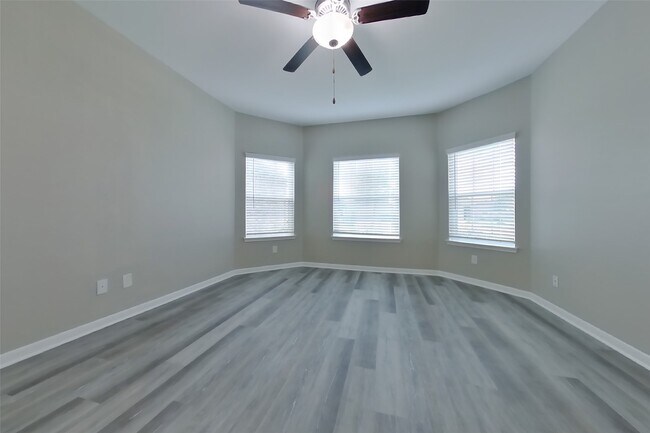 Building Photo - 421 Palomino Stand Dr