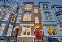 Building Photo - 827 4th St NE