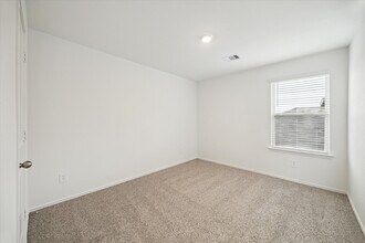 Building Photo - 1002 Concord Pointe Ln